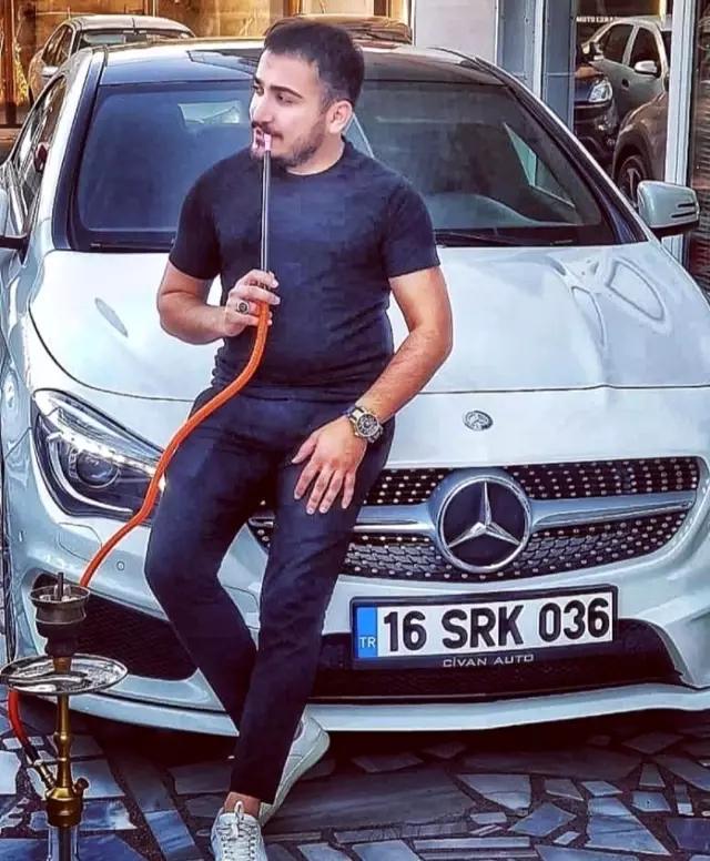 Çelik halatın kopmasıyla 5.kattan aşağıya düşen genç feci şekilde can verdi Çelik halatın kopmasıyla 5.kattan aşağıya düşen genç feci şekilde can verdi