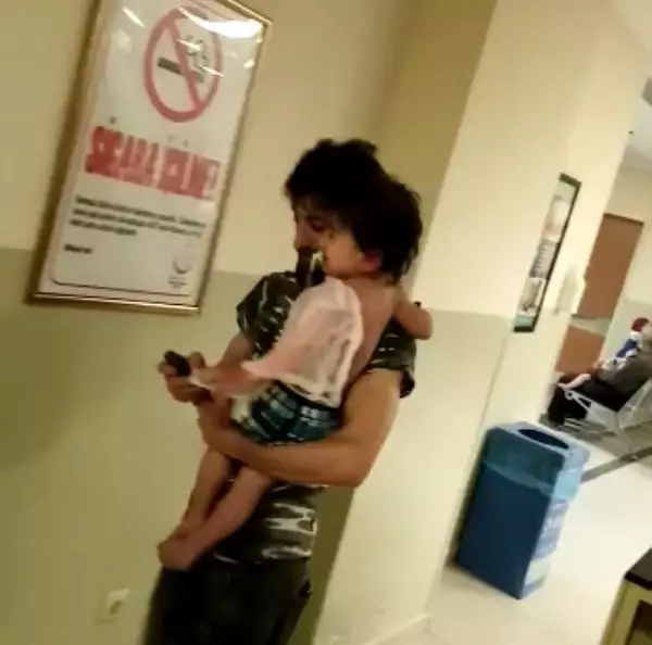 Çaydanlıktan üzerine kaynar su dökülen Hakan bebeğin sağlık durumu iyi Çaydanlıktan üzerine kaynar su dökülen Hakan bebeğin sağlık durumu iyi