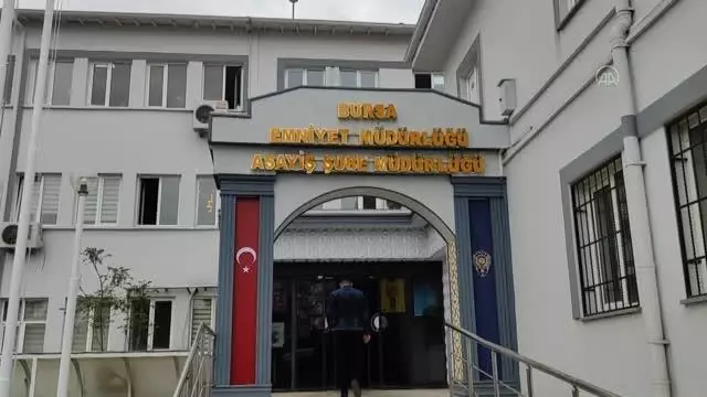 Cesedi otomobilinin bagajında bulunan kişinin öldürülmesiyle ilgili 5 şüpheli adliyede Cesedi otomobilinin bagajında bulunan kişinin öldürülmesiyle ilgili 5 şüpheli adliyede