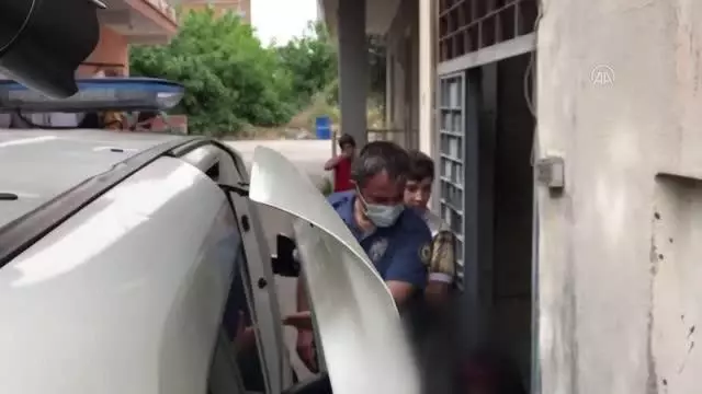 Çocuklarını darbettiği öne sürülen kadın gözaltına alındı Çocuklarını darbettiği öne sürülen kadın gözaltına alındı