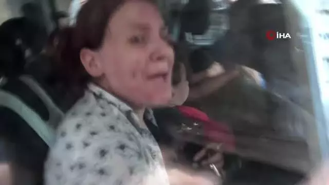 Son dakika haber | Çocuklarını darp edip balkondan sarkıtan anne gözaltına alındı Son dakika haber | Çocuklarını darp edip balkondan sarkıtan anne gözaltına alındı