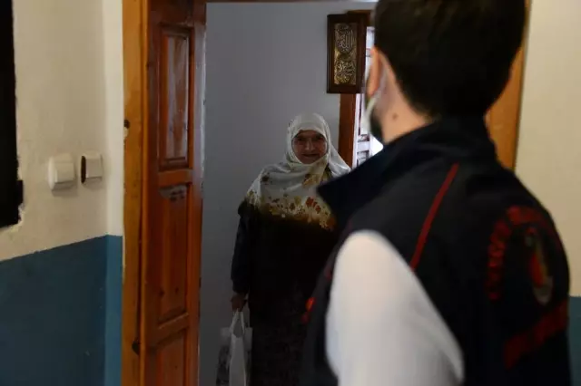 Çorum Belediyesi ulu çınarları unutmadı Çorum Belediyesi ulu çınarları unutmadı