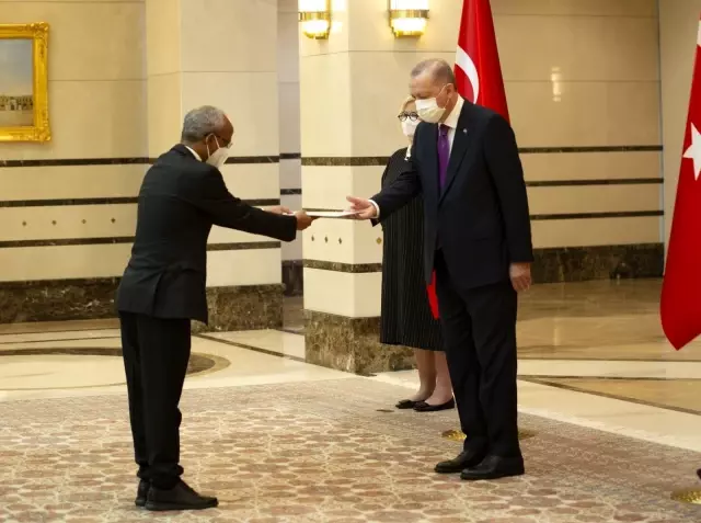 Etiyopya Büyükelçisi Mahmud, Cumhurbaşkanı Erdoğan'a güven mektubu sundu Etiyopya Büyükelçisi Mahmud, Cumhurbaşkanı Erdoğan'a güven mektubu sundu