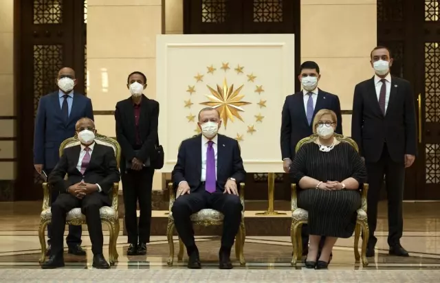 Etiyopya Büyükelçisi Mahmud, Cumhurbaşkanı Erdoğan'a güven mektubu sundu Etiyopya Büyükelçisi Mahmud, Cumhurbaşkanı Erdoğan'a güven mektubu sundu