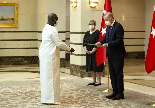 Etiyopya Büyükelçisi Mahmud, Cumhurbaşkanı Erdoğan'a güven mektubu sundu Etiyopya Büyükelçisi Mahmud, Cumhurbaşkanı Erdoğan'a güven mektubu sundu