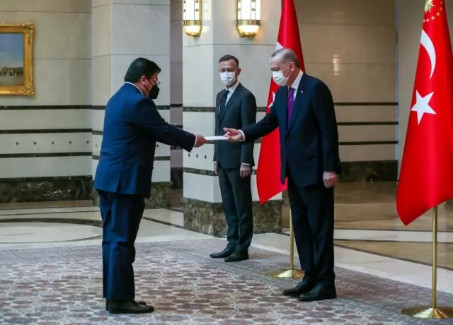 Şili Büyükelçisi Castro, Cumhurbaşkanı Erdoğan'a güven mektubu sundu Şili Büyükelçisi Castro, Cumhurbaşkanı Erdoğan'a güven mektubu sundu