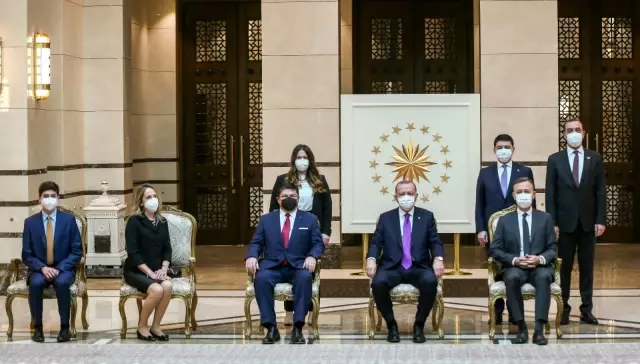 Şili Büyükelçisi Castro, Cumhurbaşkanı Erdoğan'a güven mektubu sundu Şili Büyükelçisi Castro, Cumhurbaşkanı Erdoğan'a güven mektubu sundu