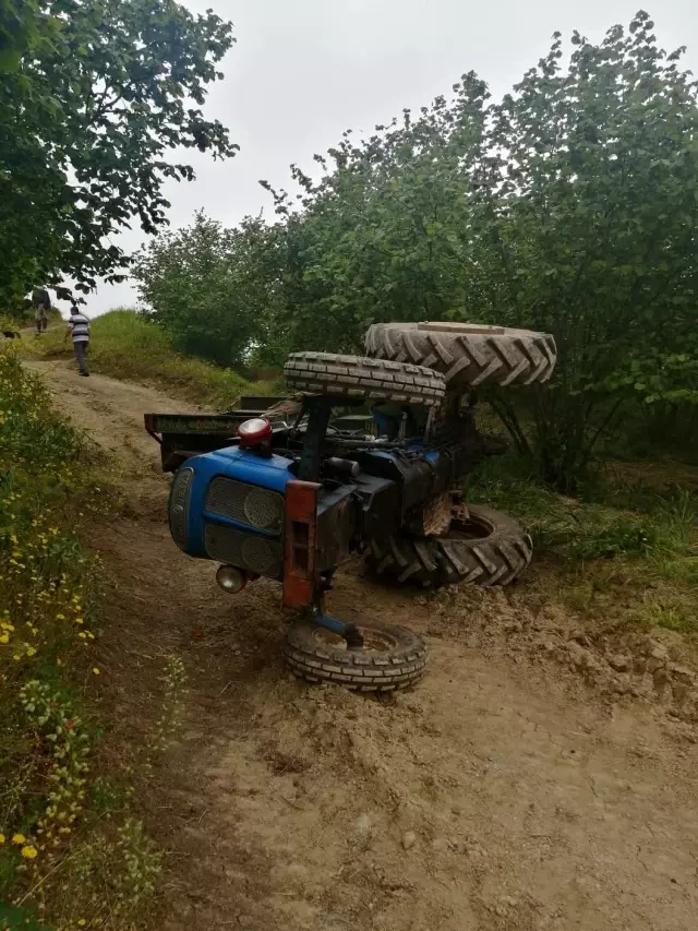Korkutan traktör kazası: Sakaryalı çiftçi, ekmek teknesinin altında can verdi! Korkutan traktör kazası: Sakaryalı çiftçi, ekmek teknesinin altında can verdi!