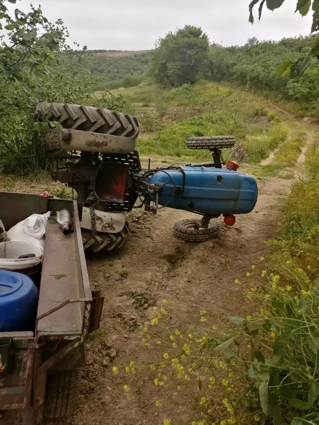 Korkutan traktör kazası: Sakaryalı çiftçi, ekmek teknesinin altında can verdi! Korkutan traktör kazası: Sakaryalı çiftçi, ekmek teknesinin altında can verdi!