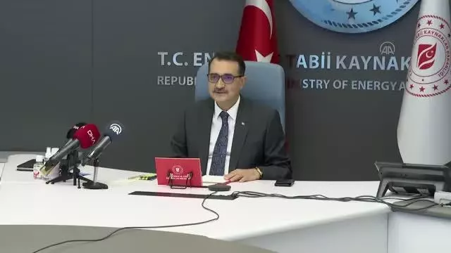 Dönmez: 'Tüketicilerimize daha rekabetçi şartlarda doğalgaz sağlanması başlıca hedefimizdir' Dönmez: 'Tüketicilerimize daha rekabetçi şartlarda doğalgaz sağlanması başlıca hedefimizdir'