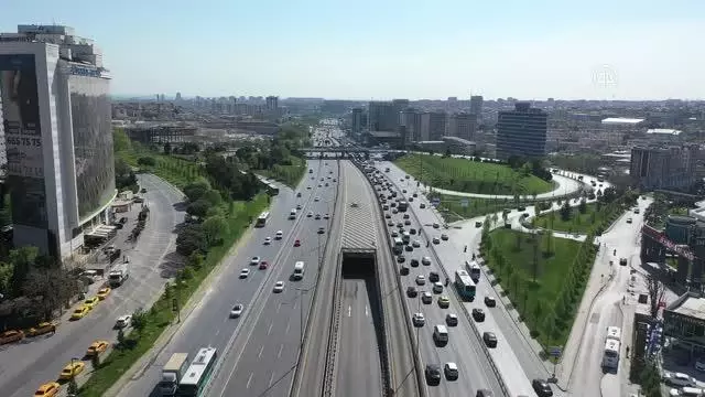 Drone - D-100 kara yolunun bazı noktalarında kısmi yoğunluk oluştu Drone - D-100 kara yolunun bazı noktalarında kısmi yoğunluk oluştu