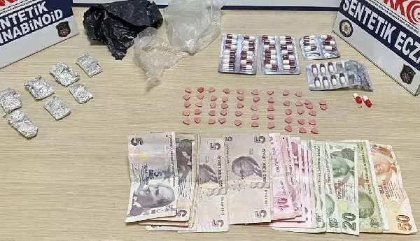 Son dakika haber | Mersin'de uyuşturucu operasyonunda 4 şüpheli yakalandı Son dakika haber | Mersin'de uyuşturucu operasyonunda 4 şüpheli yakalandı