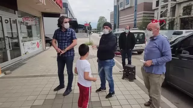 Son dakika haberleri | DÜZCE PEŞİNE TAKILAN ÇOCUĞU POLİS EKİPLERİNE TESLİM ETTİ Son dakika haberleri | DÜZCE PEŞİNE TAKILAN ÇOCUĞU POLİS EKİPLERİNE TESLİM ETTİ