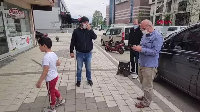 Son dakika haberleri | DÜZCE PEŞİNE TAKILAN ÇOCUĞU POLİS EKİPLERİNE TESLİM ETTİ Son dakika haberleri | DÜZCE PEŞİNE TAKILAN ÇOCUĞU POLİS EKİPLERİNE TESLİM ETTİ