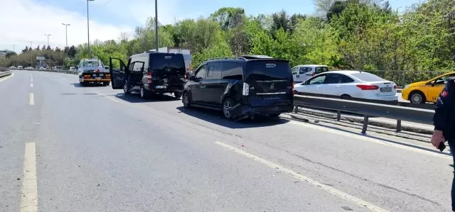 Son dakika haberi! E-5'te meydana gelen kaza sonrası yol trafiğe kapandı Son dakika haberi! E-5'te meydana gelen kaza sonrası yol trafiğe kapandı