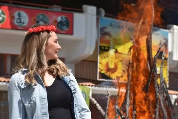 Edirne'de 1400 yıllık 'Kakava ateşi' bu yıl da sembolik yakılacak Edirne'de 1400 yıllık 'Kakava ateşi' bu yıl da sembolik yakılacak