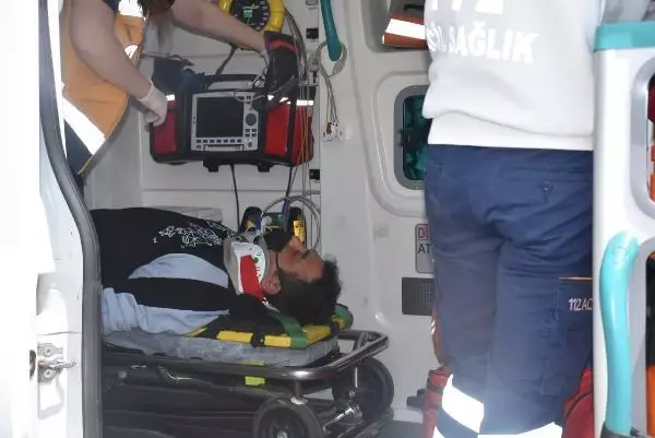 EDİRNE'DE, AT ARABASINA MOTOSİKLETLE ÇARPAN KURYE YARALANDI EDİRNE'DE, AT ARABASINA MOTOSİKLETLE ÇARPAN KURYE YARALANDI