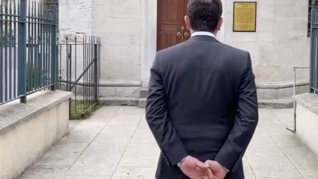 Ekrem İmamoğlu'na 'Türbeye girerken ellerini arkadan bağladı' soruşturması! Murat Ongun da doğruladı Ekrem İmamoğlu'na 'Türbeye girerken ellerini arkadan bağladı' soruşturması! Murat Ongun da doğruladı