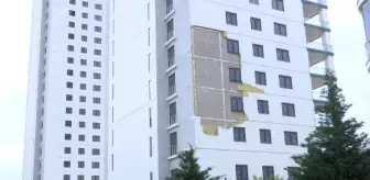 Meteoroloji Bölge Müdürlüğü: ELAZIĞ'DA FIRTINANIN ETKİSİYLE BİNANIN DIŞ KAPLAMASI SÖKÜLDÜ Meteoroloji Bölge Müdürlüğü: ELAZIĞ'DA FIRTINANIN ETKİSİYLE BİNANIN DIŞ KAPLAMASI SÖKÜLDÜ