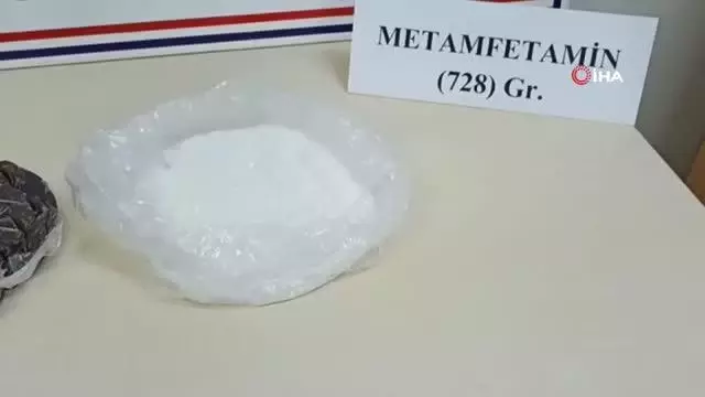 Erzincan'da 728 gram metamfetamin ile 1150 gram reçine esrar ele geçirildi Erzincan'da 728 gram metamfetamin ile 1150 gram reçine esrar ele geçirildi