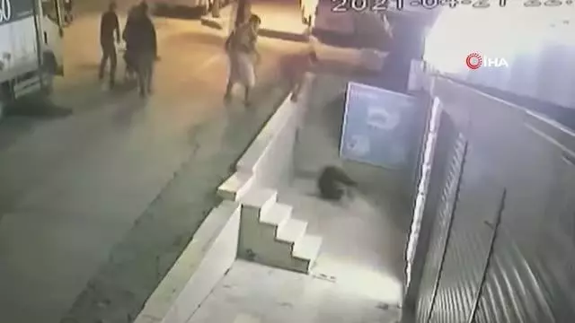 Son dakika haberleri | Esenyurt'ta bıçaklı kavga kamerada Son dakika haberleri | Esenyurt'ta bıçaklı kavga kamerada