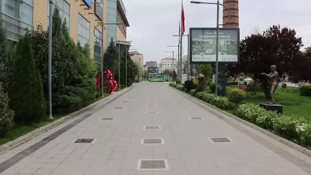 Balıkesir'de 'tam kapanma'ya uyuluyor Balıkesir'de 'tam kapanma'ya uyuluyor