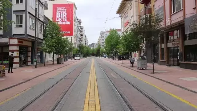 Balıkesir'de 'tam kapanma'ya uyuluyor Balıkesir'de 'tam kapanma'ya uyuluyor