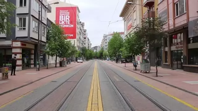 Balıkesir'de 'tam kapanma'ya uyuluyor Balıkesir'de 'tam kapanma'ya uyuluyor
