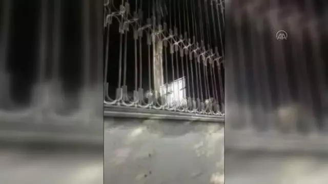 Ev yangınında bir kişi yaralandı Ev yangınında bir kişi yaralandı