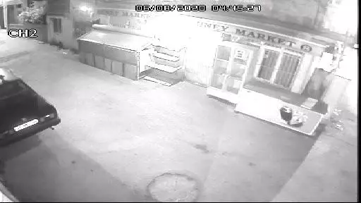 Evlere tırmanarak giren hırsız kamerada Evlere tırmanarak giren hırsız kamerada