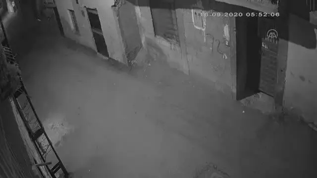 Evlere tırmanarak girip hırsızlık yapan zanlı tutuklandı Evlere tırmanarak girip hırsızlık yapan zanlı tutuklandı