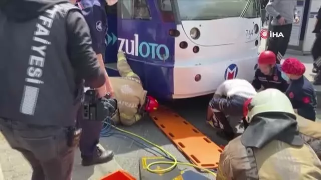 Yolun karşısına geçmek isterken tramvayın altında kaldı Yolun karşısına geçmek isterken tramvayın altında kaldı