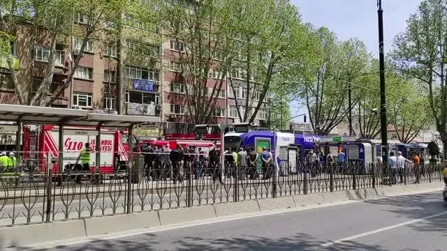 Fatih'te tramvayın çarptığı yaya yaralandı Fatih'te tramvayın çarptığı yaya yaralandı
