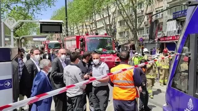 Fatih'te tramvayın çarptığı yaya yaralandı Fatih'te tramvayın çarptığı yaya yaralandı