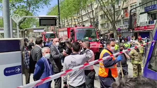 Fatih'te tramvayın çarptığı yaya yaralandı Fatih'te tramvayın çarptığı yaya yaralandı