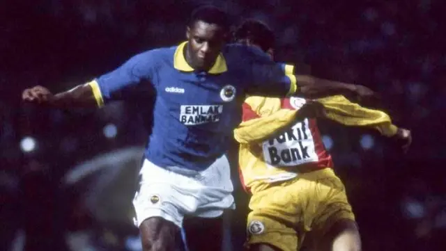 Fenerbahçe'nin eski golcüsü Dalian Atkinson'un ölümünden sorumlu tutulan polisler yargılanıyor Fenerbahçe'nin eski golcüsü Dalian Atkinson'un ölümünden sorumlu tutulan polisler yargılanıyor