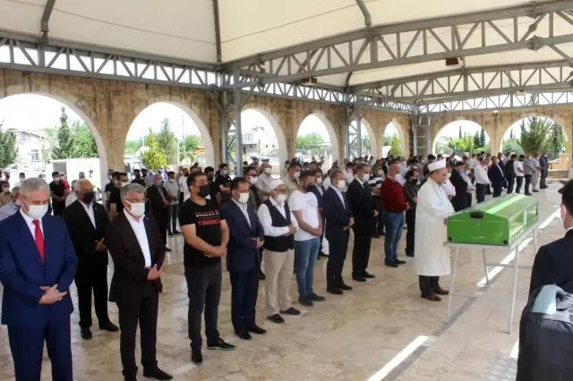 Fenomen muhtar son yolculuğuna uğurlandı Fenomen muhtar son yolculuğuna uğurlandı