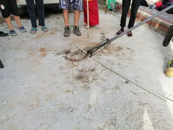 Fethiye'de eve giren yılan paniğe neden oldu Fethiye'de eve giren yılan paniğe neden oldu