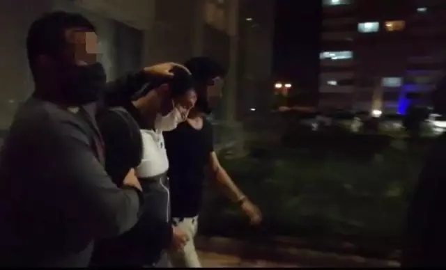 FETÖ yöneticiliğinden aranan ihraç binbaşı lüks sitede yakalandı FETÖ yöneticiliğinden aranan ihraç binbaşı lüks sitede yakalandı