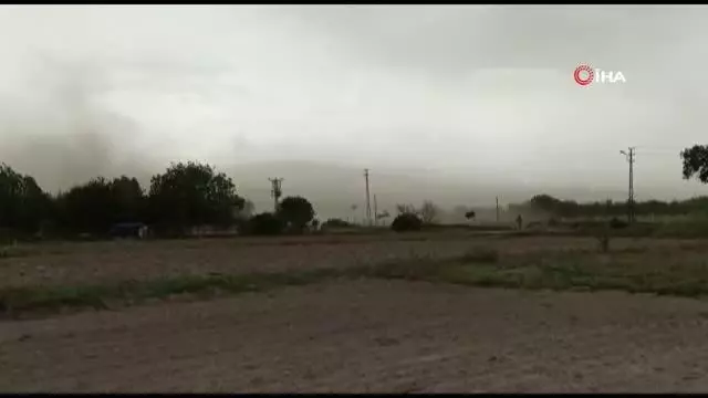 Son dakika haber! Fırtına dondurma dolabını böyle savurdu, o anlar kamerada Son dakika haber! Fırtına dondurma dolabını böyle savurdu, o anlar kamerada