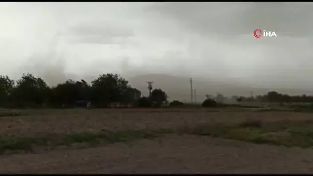 Son dakika haber! Fırtına dondurma dolabını böyle savurdu, o anlar kamerada Son dakika haber! Fırtına dondurma dolabını böyle savurdu, o anlar kamerada