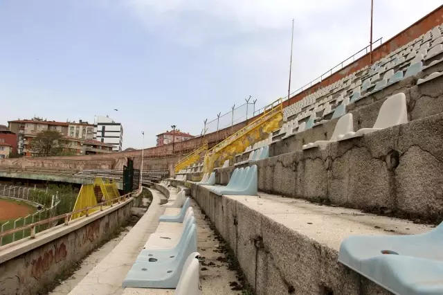 Harabeye dönen Cebeci İnönü Stadyumu, yıkılacağı günü bekliyor Harabeye dönen Cebeci İnönü Stadyumu, yıkılacağı günü bekliyor