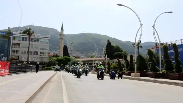 Trafik Haftası'na konvoylu kutlama Trafik Haftası'na konvoylu kutlama