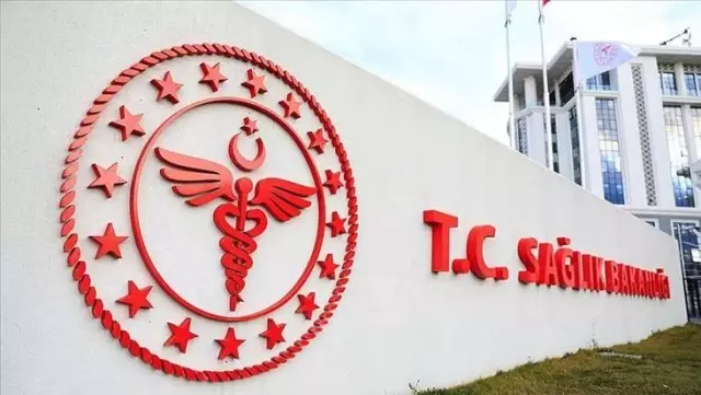 Hindistan'dan ülkelerine dönecek yabancıların karantinada kalmamak için Türkiye'ye tatile geldiği iddiası Hindistan'dan ülkelerine dönecek yabancıların karantinada kalmamak için Türkiye'ye tatile geldiği iddiası