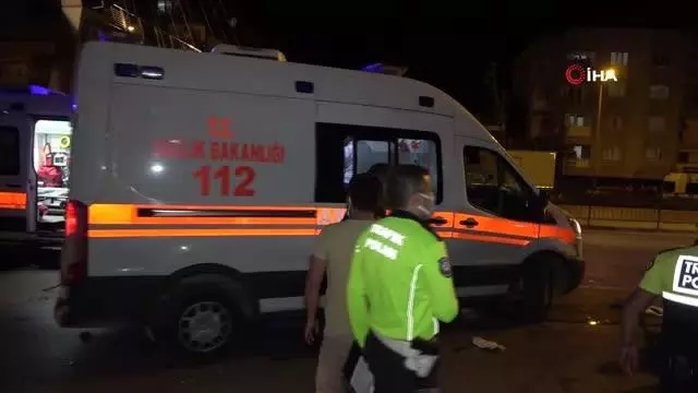 Hurda yığınına dönen otomobilde can pazarı Hurda yığınına dönen otomobilde can pazarı