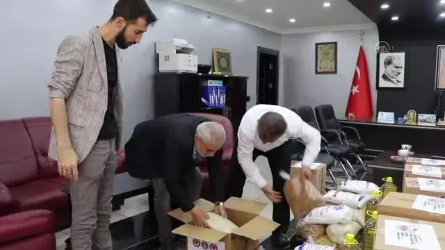 İhtiyaç sahibi ailelere gıda yardımı yapıldı İhtiyaç sahibi ailelere gıda yardımı yapıldı