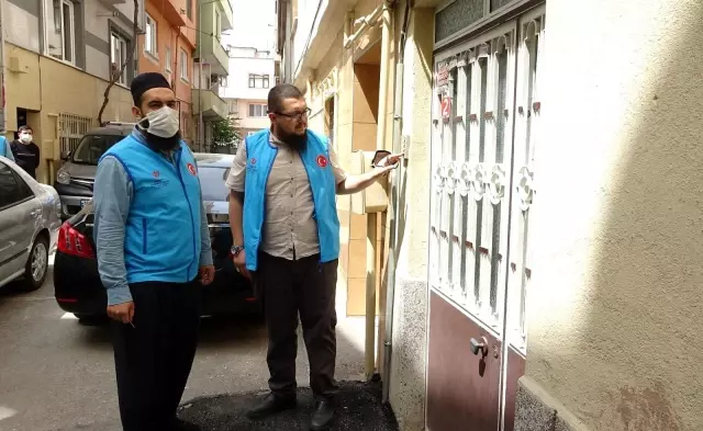İmamlar kapı kapı gezip ihtiyaç sahiplerine ulaşıyor İmamlar kapı kapı gezip ihtiyaç sahiplerine ulaşıyor