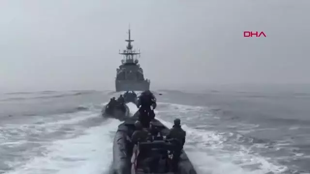 Çanta gibi takılıyor, havada seyahat etmeyi mümkün kılıyor, İngiliz Donanması'ndan 'sırt roketli' tatbikat Çanta gibi takılıyor, havada seyahat etmeyi mümkün kılıyor, İngiliz Donanması'ndan 'sırt roketli' tatbikat