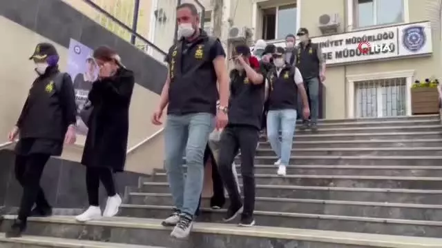 İstanbul'daki fuhuş operasyonunda gözaltına alınan 8 şüpheli tutuklandı İstanbul'daki fuhuş operasyonunda gözaltına alınan 8 şüpheli tutuklandı