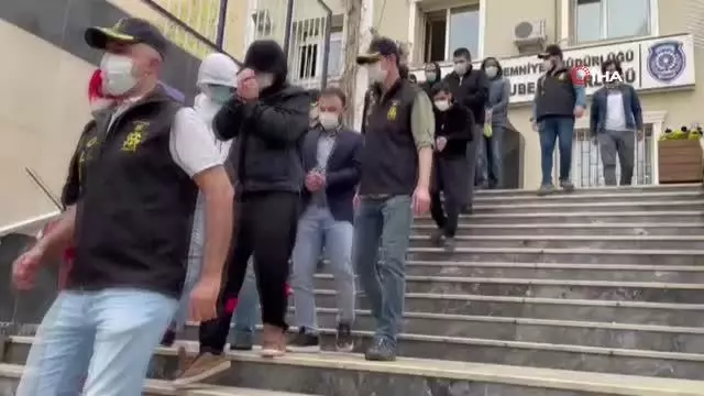 İstanbul'daki fuhuş operasyonunda gözaltına alınan 8 şüpheli tutuklandı İstanbul'daki fuhuş operasyonunda gözaltına alınan 8 şüpheli tutuklandı